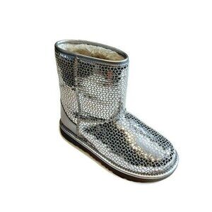 UGG Classic II Gel Hearts Fashion Boots Kids 4 Womens Size 5 1151613K Silver
